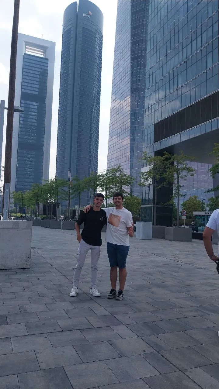 {j-en-la-ciudad-de-e-11}