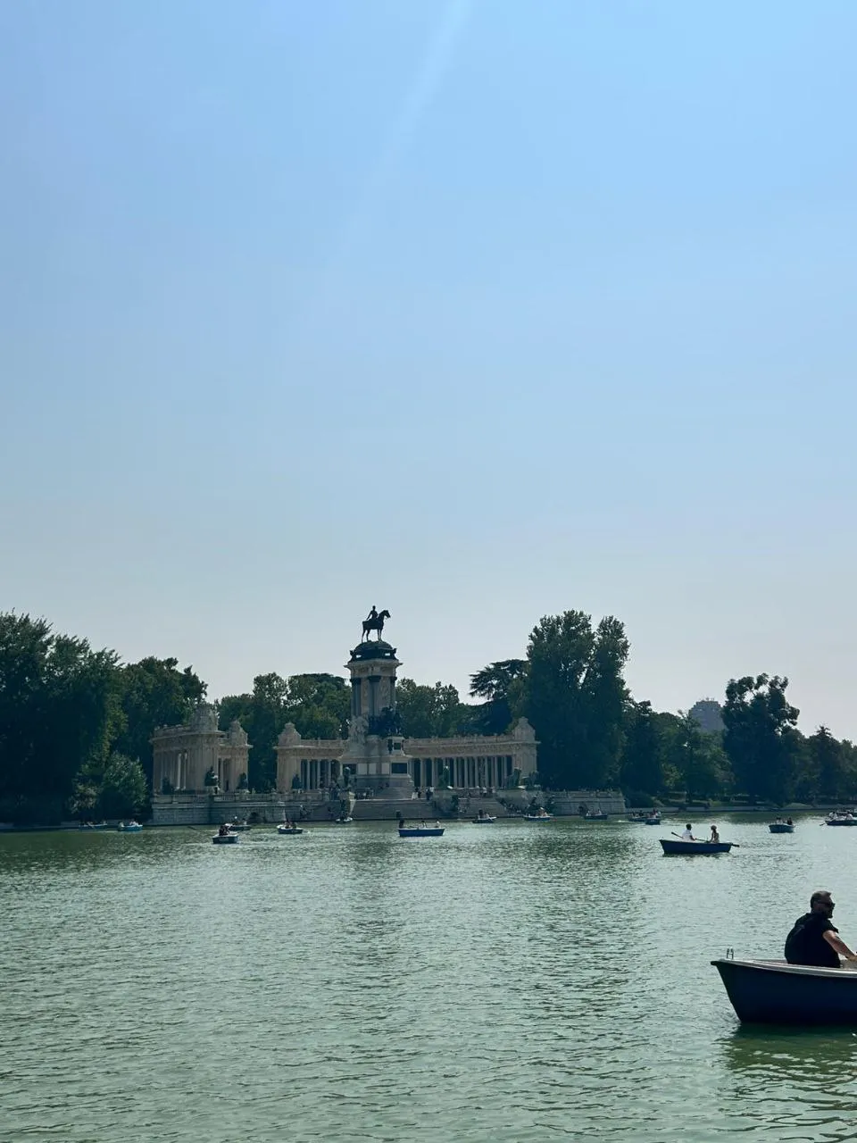 {j-en-la-ciudad-de-e-24}