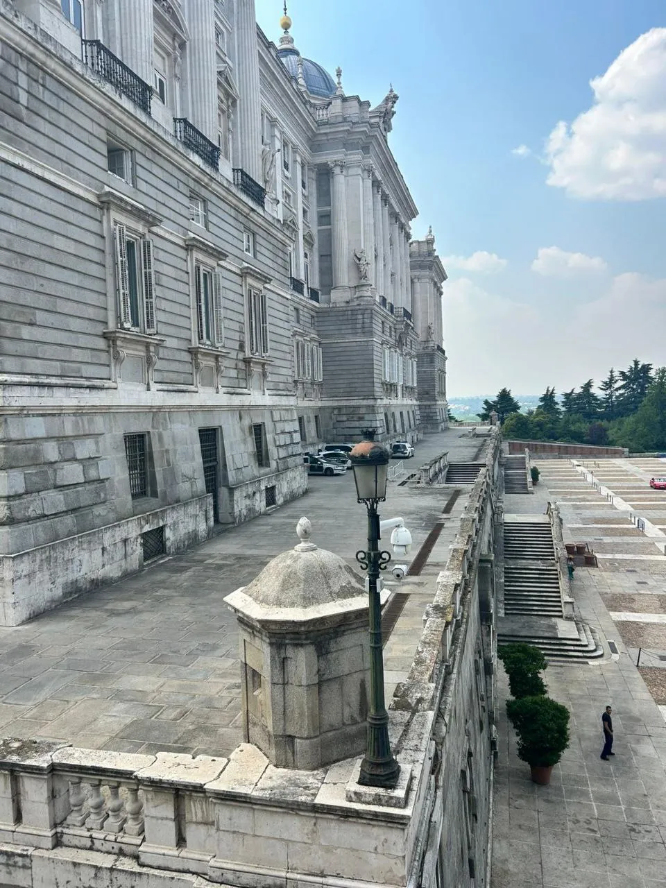 {j-en-la-ciudad-de-e-15}