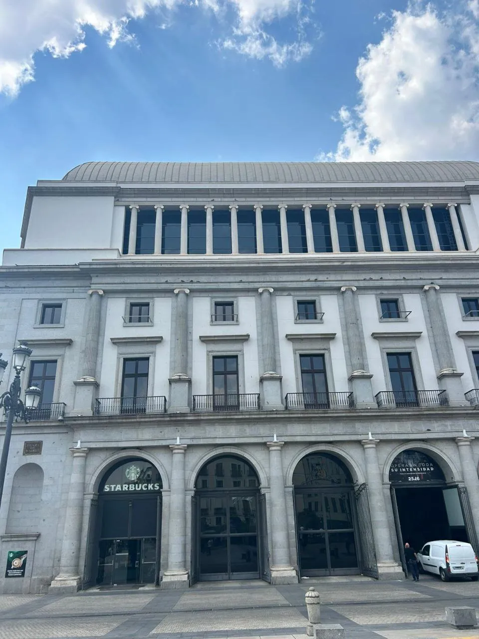 {j-en-la-ciudad-de-e-23}