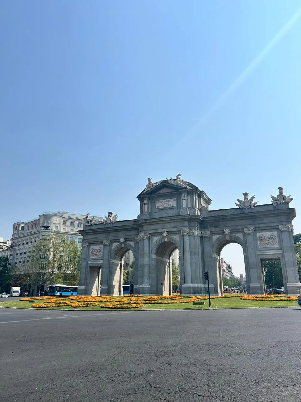 {j-en-la-ciudad-de-e-25}