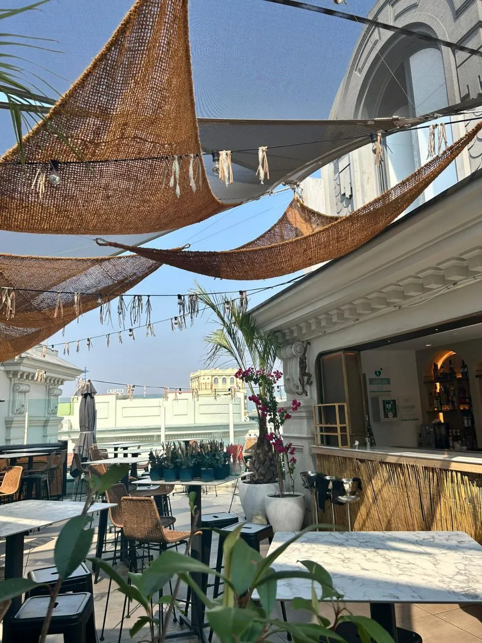 {j-en-la-ciudad-de-e-33}