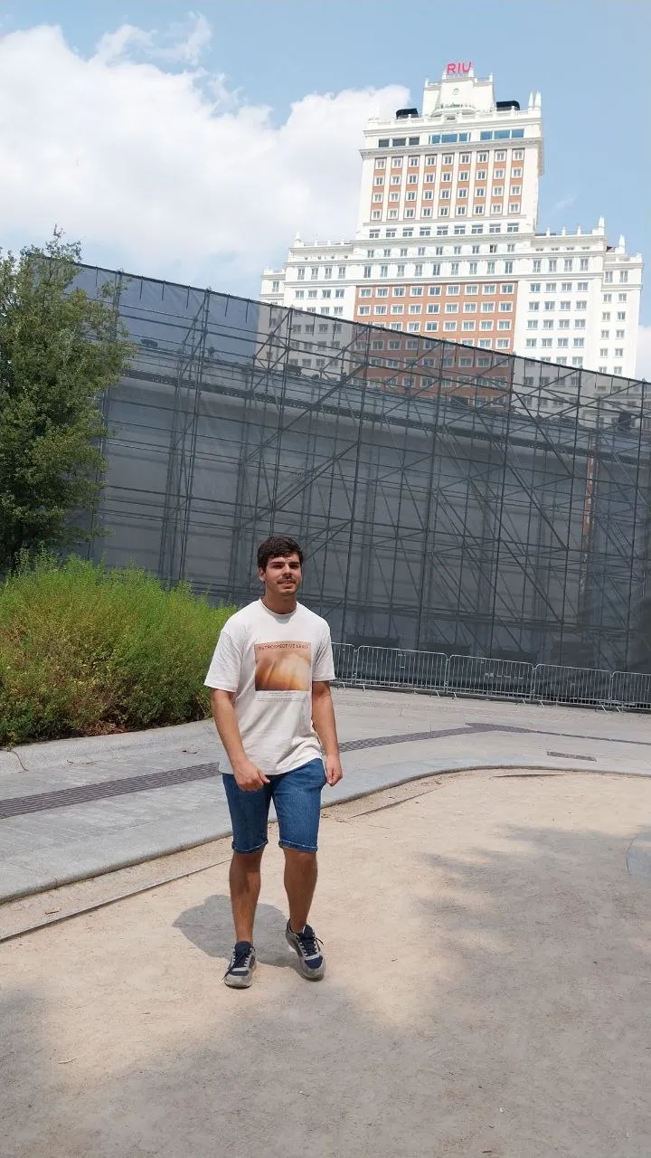 {j-en-la-ciudad-de-e-51}