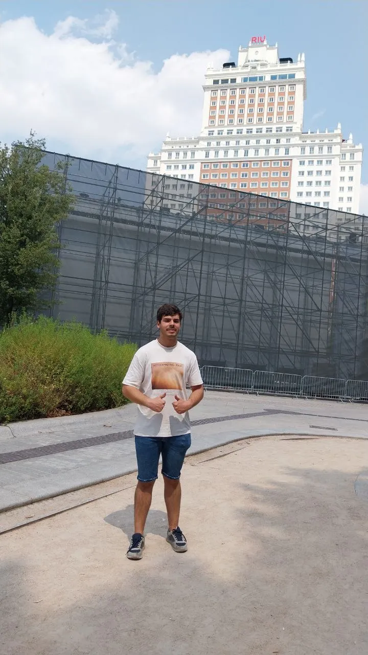 {j-en-la-ciudad-de-e-54}