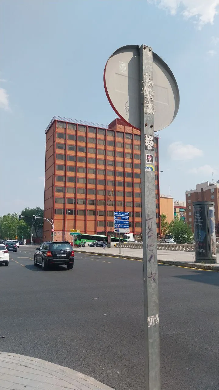 {j-en-la-ciudad-de-e-6}