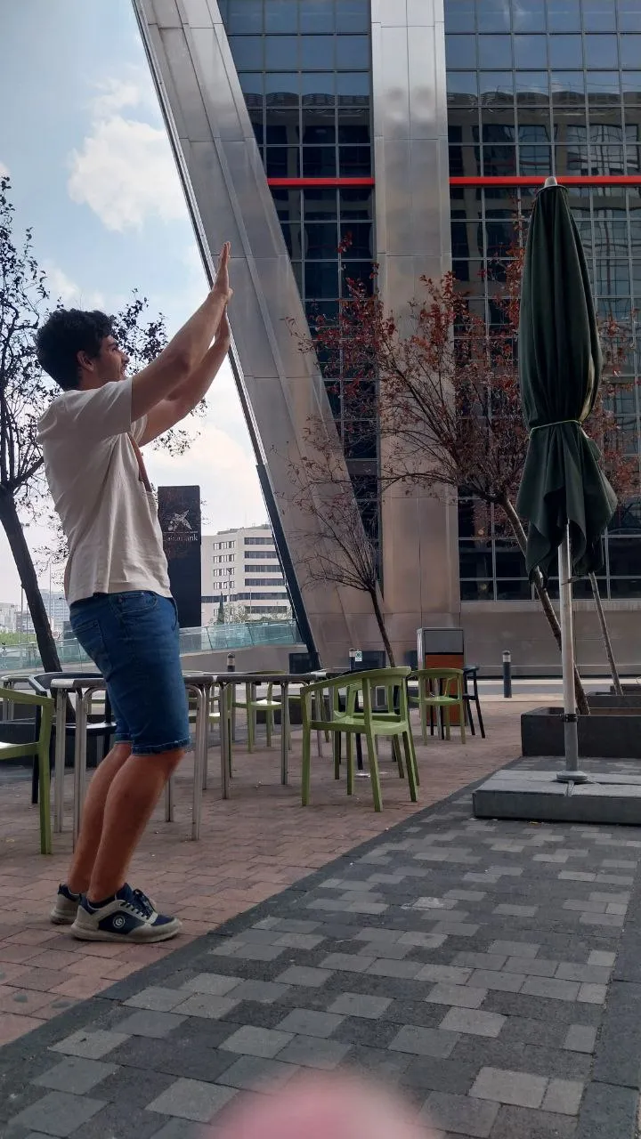 {j-en-la-ciudad-de-e-7}